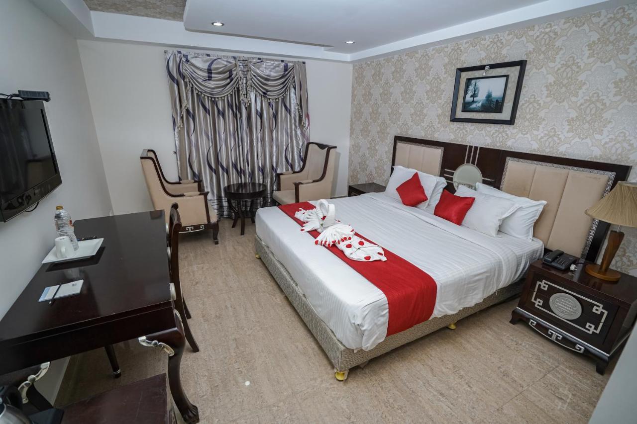 Kizhake Chālakudi Hotel Sidhartha Chalakudy מראה חיצוני תמונה