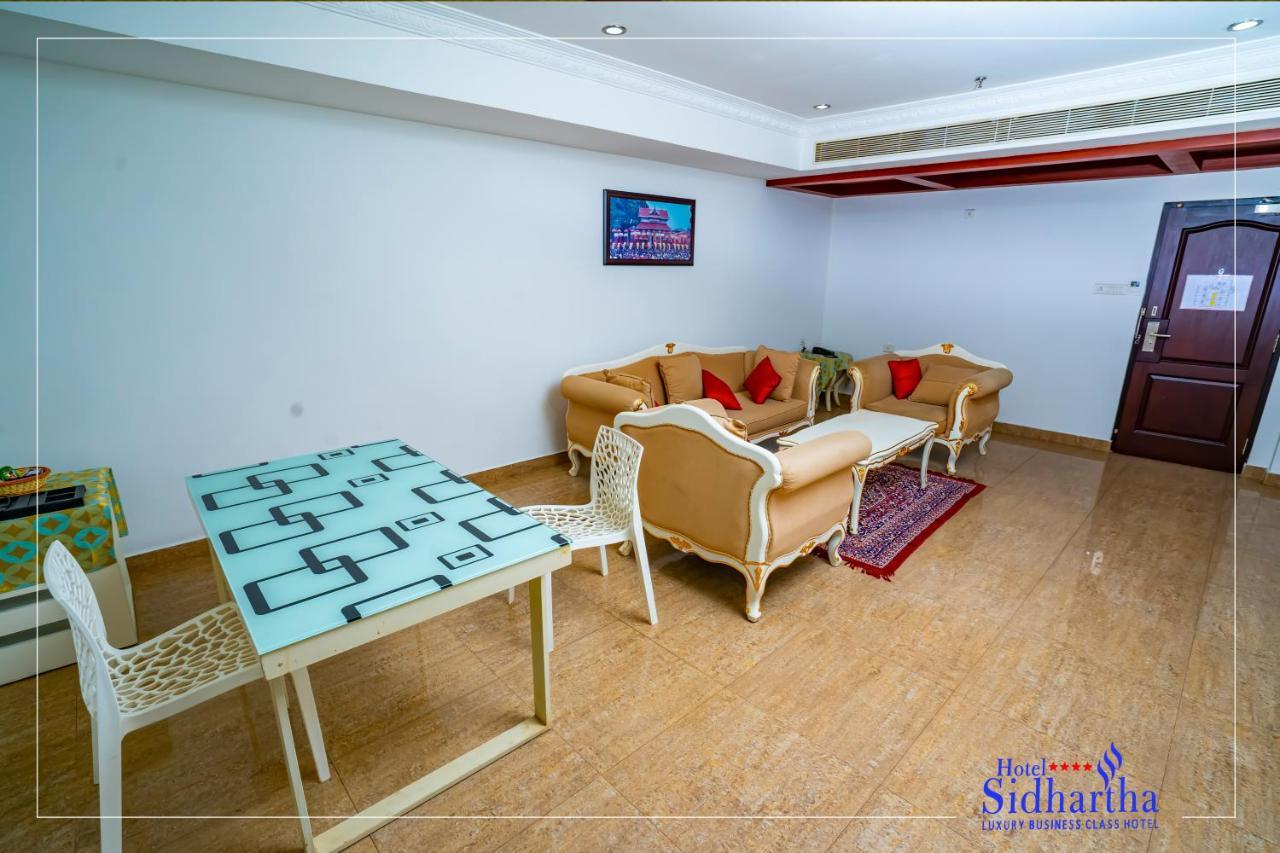 Kizhake Chālakudi Hotel Sidhartha Chalakudy מראה חיצוני תמונה