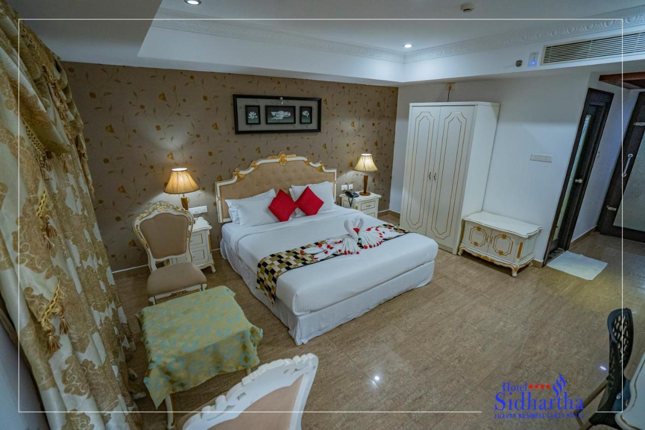Kizhake Chālakudi Hotel Sidhartha Chalakudy מראה חיצוני תמונה