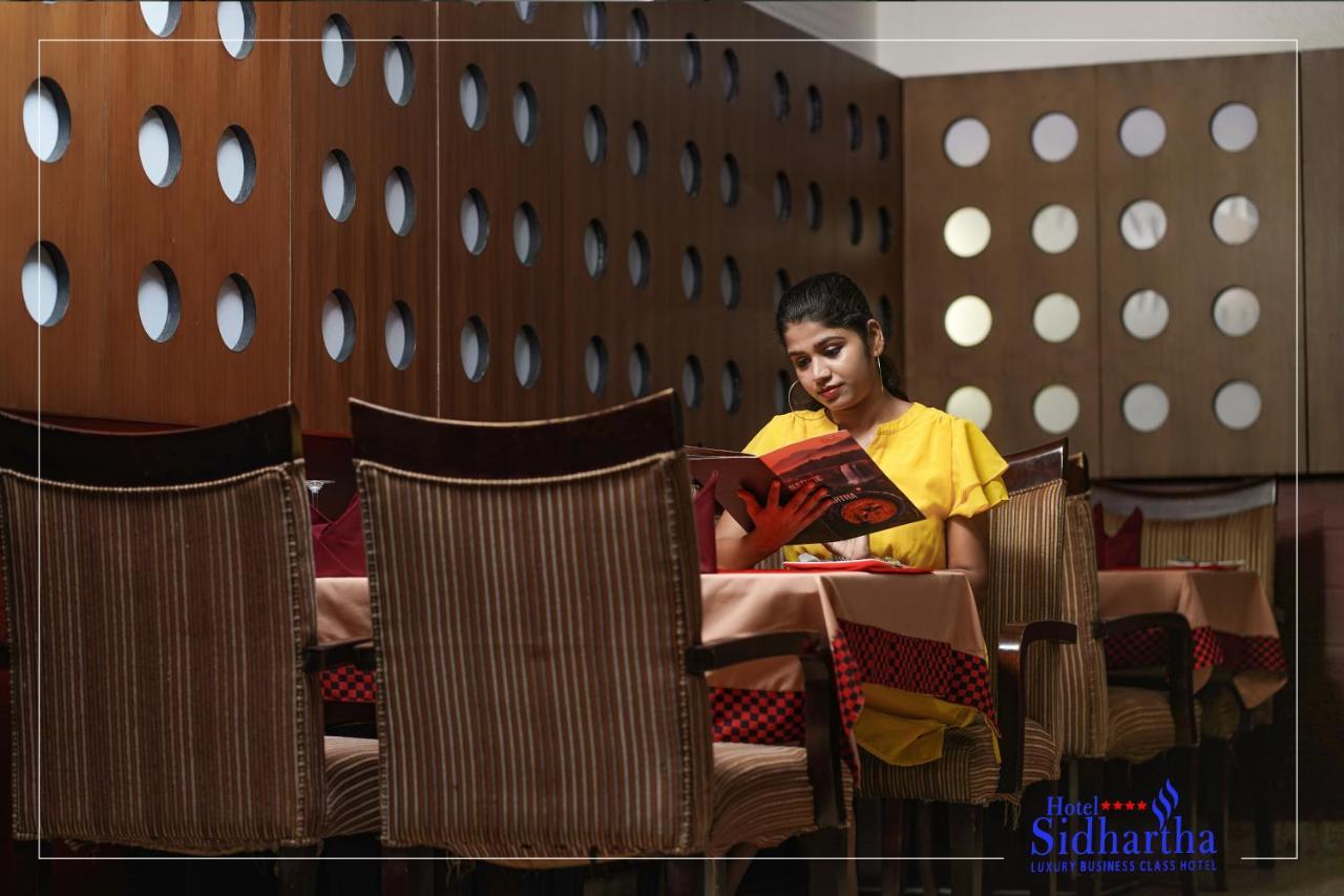 Kizhake Chālakudi Hotel Sidhartha Chalakudy מראה חיצוני תמונה