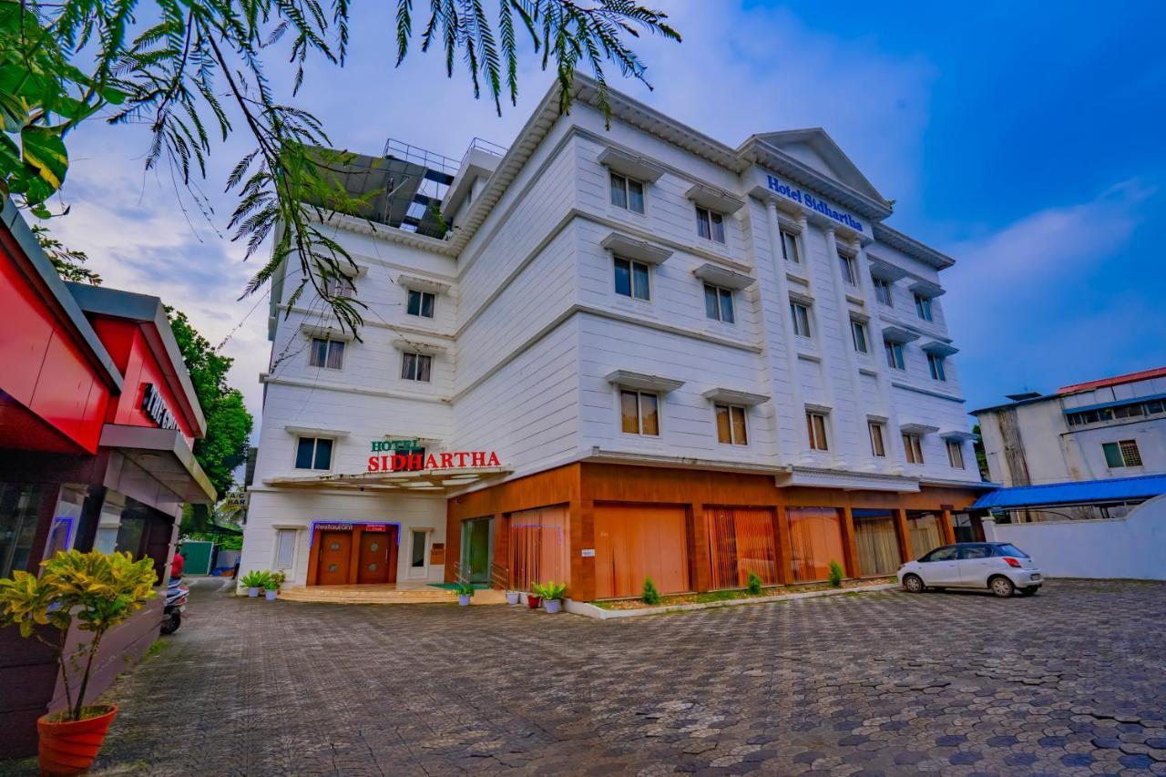 Kizhake Chālakudi Hotel Sidhartha Chalakudy מראה חיצוני תמונה