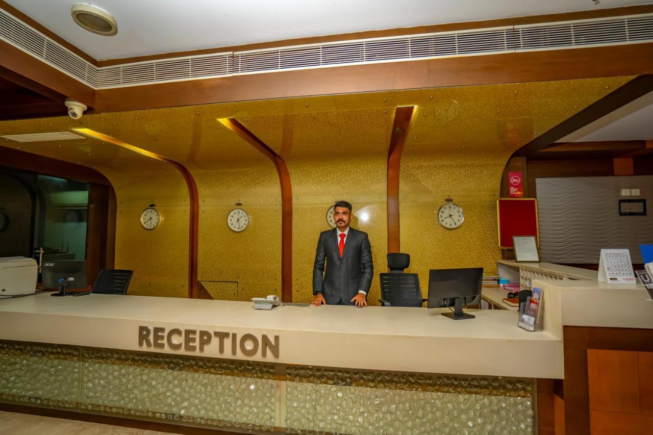 Kizhake Chālakudi Hotel Sidhartha Chalakudy מראה חיצוני תמונה