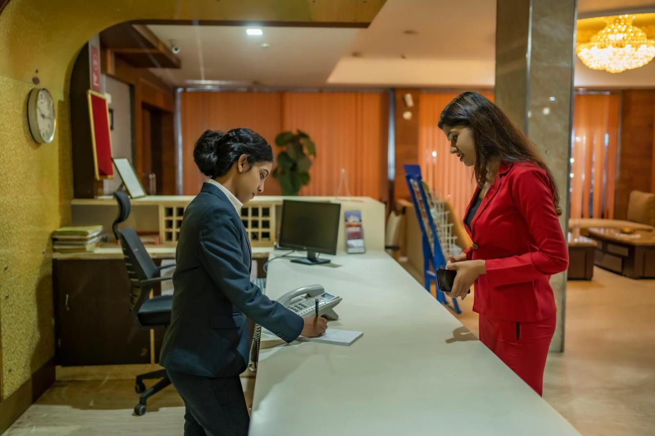 Kizhake Chālakudi Hotel Sidhartha Chalakudy מראה חיצוני תמונה