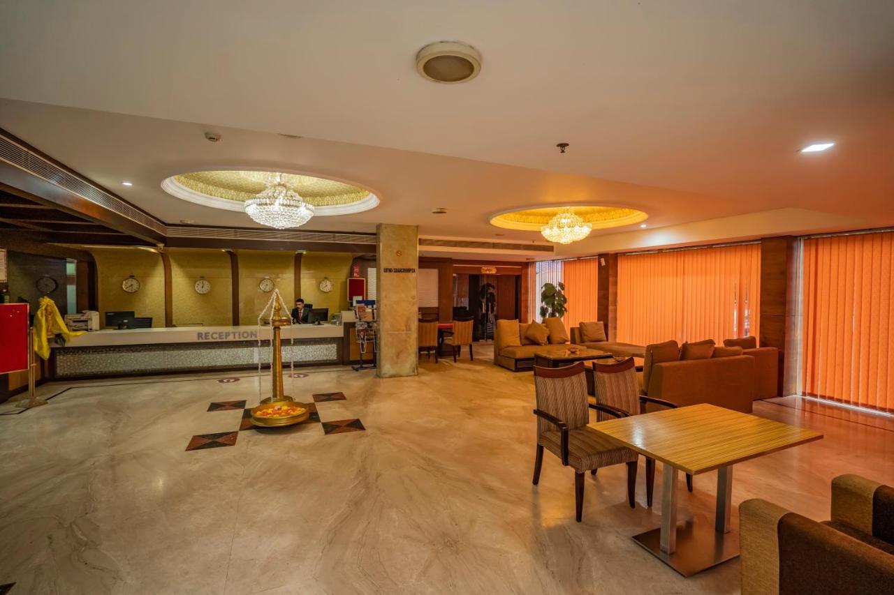 Kizhake Chālakudi Hotel Sidhartha Chalakudy מראה חיצוני תמונה